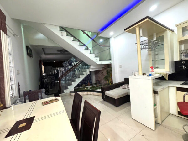 Bán Nhà Đẹp Mặt Tiền Đường Lê Hồng Phong - P. Phước Hải, TP. Nha Trang - Cơ Hội Vàng Cho Kinh Doanh - Hình ảnh 5