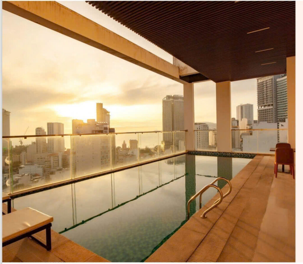 Bán Khách Sạn 3 Sao Trung Tâm Phố Tây Nha Trang – Giá 115 Tỷ