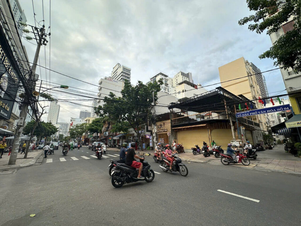 Bán Nhà Căn Góc 2 Mặt Tiền Đường Nguyễn Thiện Thuật, Nha Trang – Giá 320 Triệu/m²