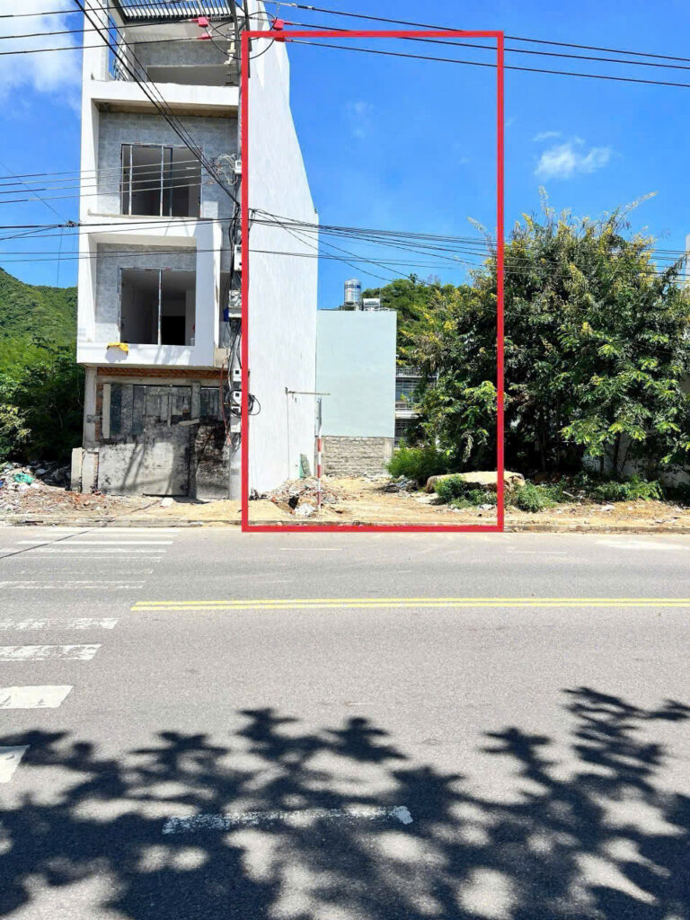 Bán Đất Mặt Tiền Phạm Văn Đồng, Nha Trang - Giá 8.5 Tỷ!