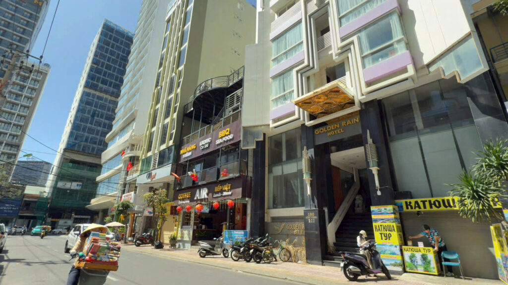 Bán Khách Sạn Mặt Tiền Hùng Vương Nha Trang Giá 73 Tỷ - Phố Tây Gần Biển