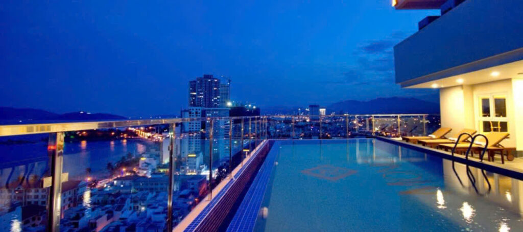 Bán Khách Sạn 20 Tầng Nha Trang Giá 75 Tỷ View Biển