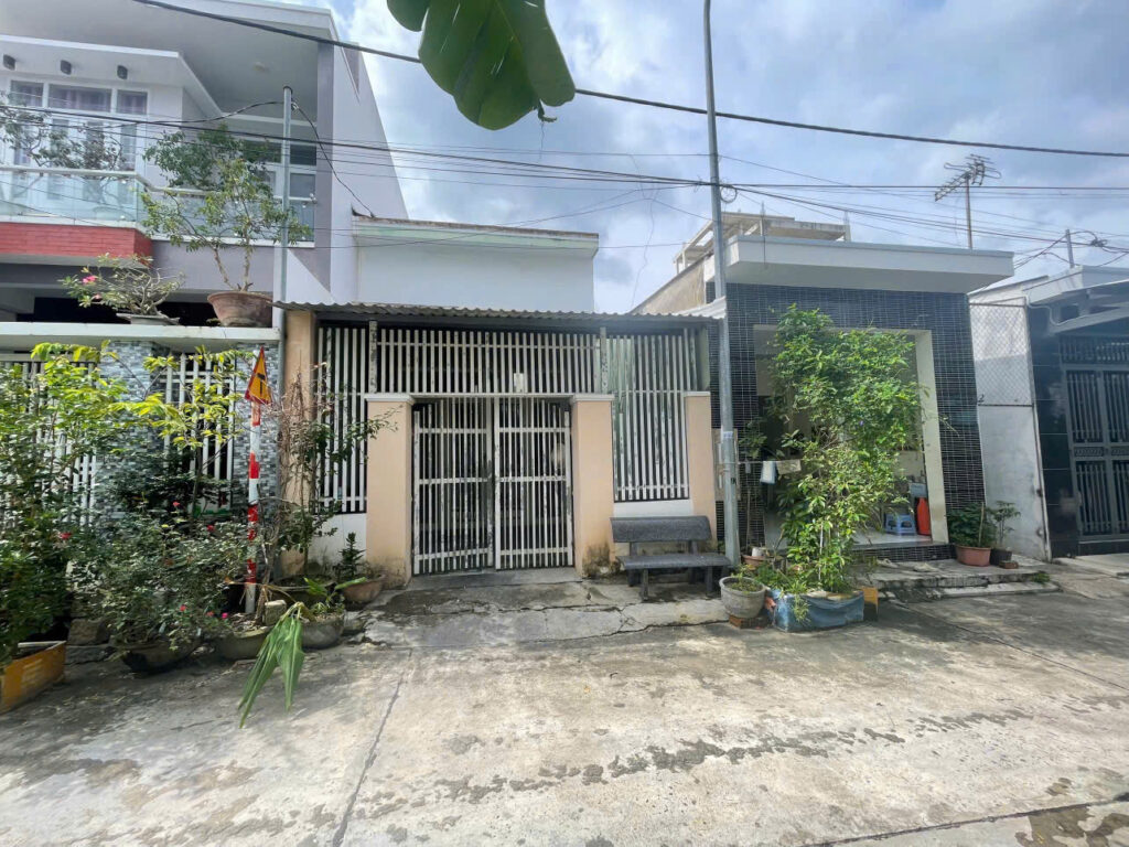 Nhà TĐC Hòn Rớ 2 - Mặt Đường 7m Thông Thoáng, Giá 3.3 Tỷ