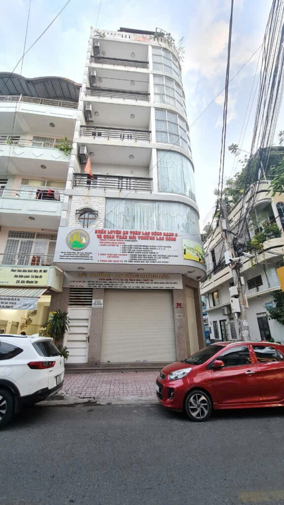 BÁN NHÀ 6 TẦNG CÓ THANG MÁY MẶT TIỀN BẠCH ĐẰNG - VỊ TRÍ VÀNG TRUNG TÂM NHA TRANG