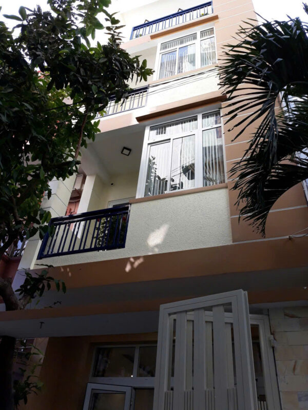 Bán Nhà 4 Tầng Hẻm Ô Tô Hoàng Hoa Thám, P. Lộc Thọ, Nha Trang - Cách Biển 5 Phút, Giá 10.5 Tỷ