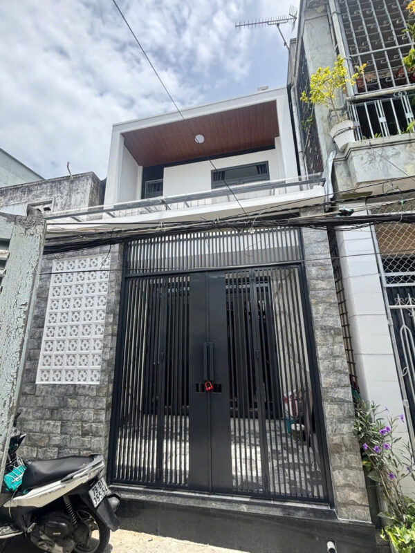 Bán Nhà Hẻm Đường 2/4 (Vạn Thạnh, Nha Trang) – Gần Chợ Đầm, 2PN, Sổ Hoàn Công – Giá Chỉ 2.95 Tỷ