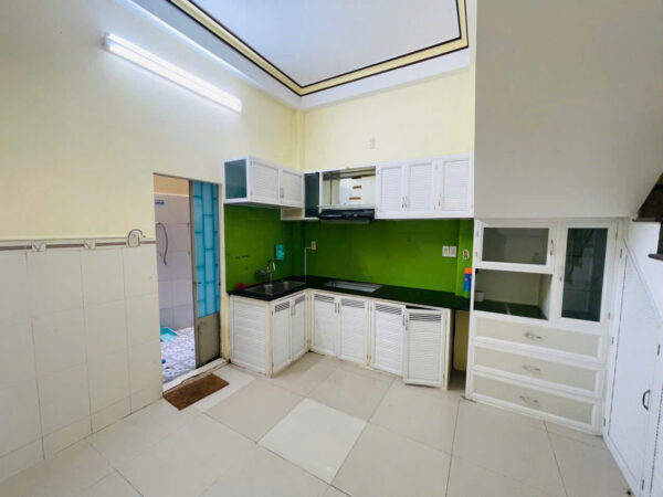 BÁN NHÀ MẶT TIỀN 3 TẦNG ĐƯỜNG LẠC LONG QUÂN – NHA TRANG - 43M2 - 6 tỷ 910 Triệu - Hình ảnh 2