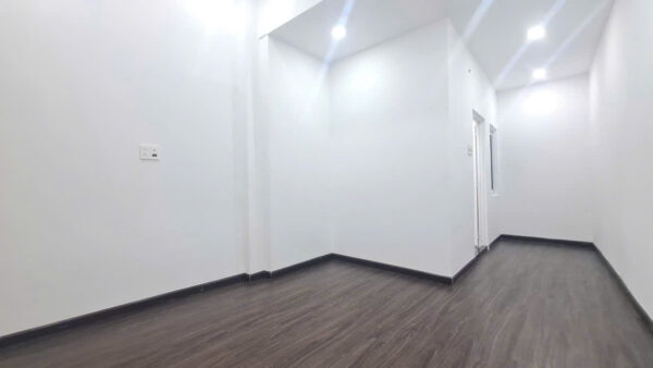 Bán Nhà Phố 2 Tầng Mặt Tiền Trần Nguyên Hãn - 47m2 - Giá 7,2 Tỷ - Hình ảnh 3