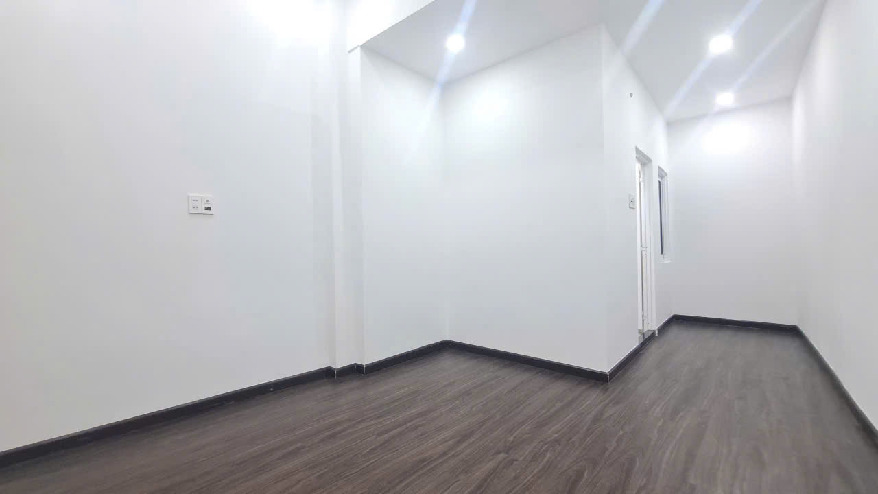 Bán Nhà Phố 2 Tầng Mặt Tiền Trần Nguyên Hãn - 47m2 - Giá 7,2 Tỷ - Hình ảnh 3