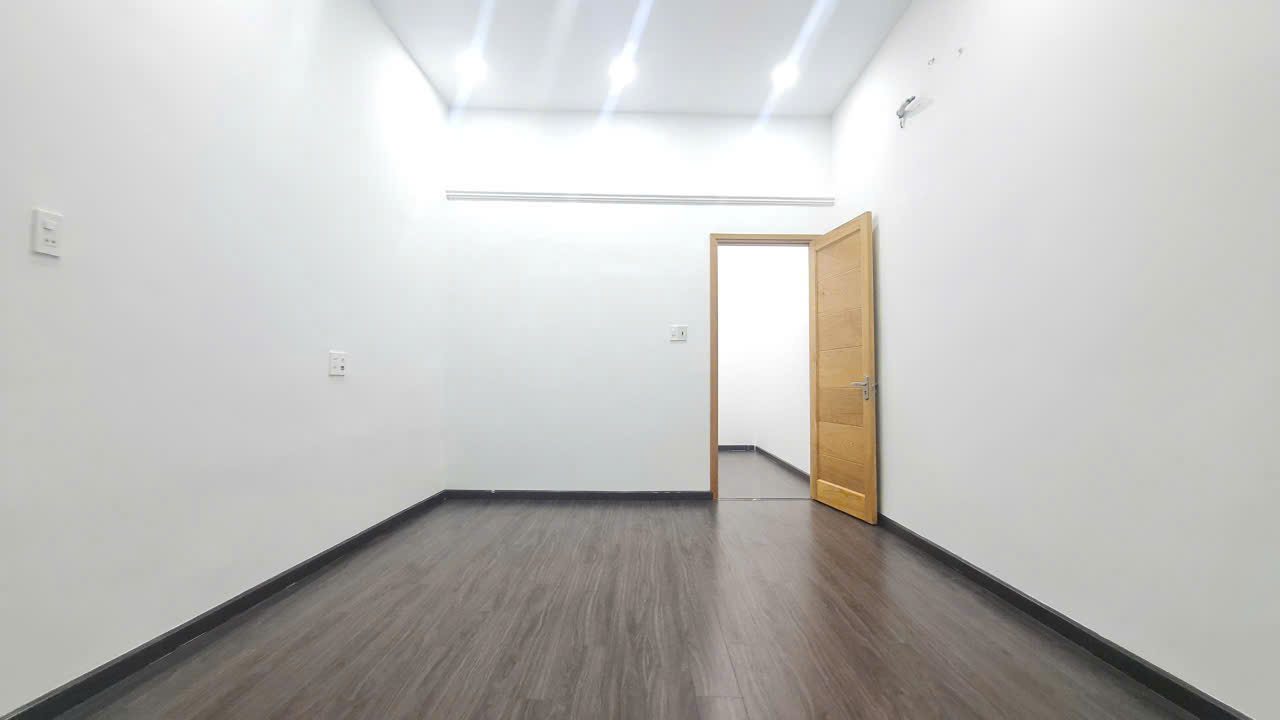 Bán Nhà Phố 2 Tầng Mặt Tiền Trần Nguyên Hãn - 47m2 - Giá 7,2 Tỷ - Hình ảnh 4