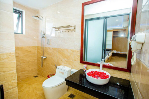 Bán Khách sạn 2 sao góc 2 mặt tiền, 18 phòng, chỉ 250m biển - Pháp lý chuẩn, đang kinh doanh tốt! - Hình ảnh 6