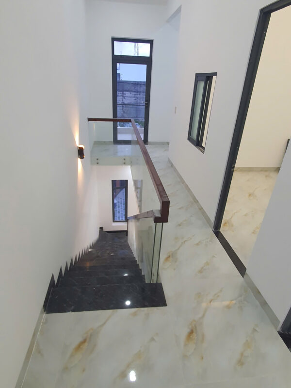 Bán Nhà Phố 2 Tầng Sang Trọng - Giá 1 Tỷ 950 - Suối Hiệp Gần Nha Trang - Đường 8M Thông - Hình ảnh 9