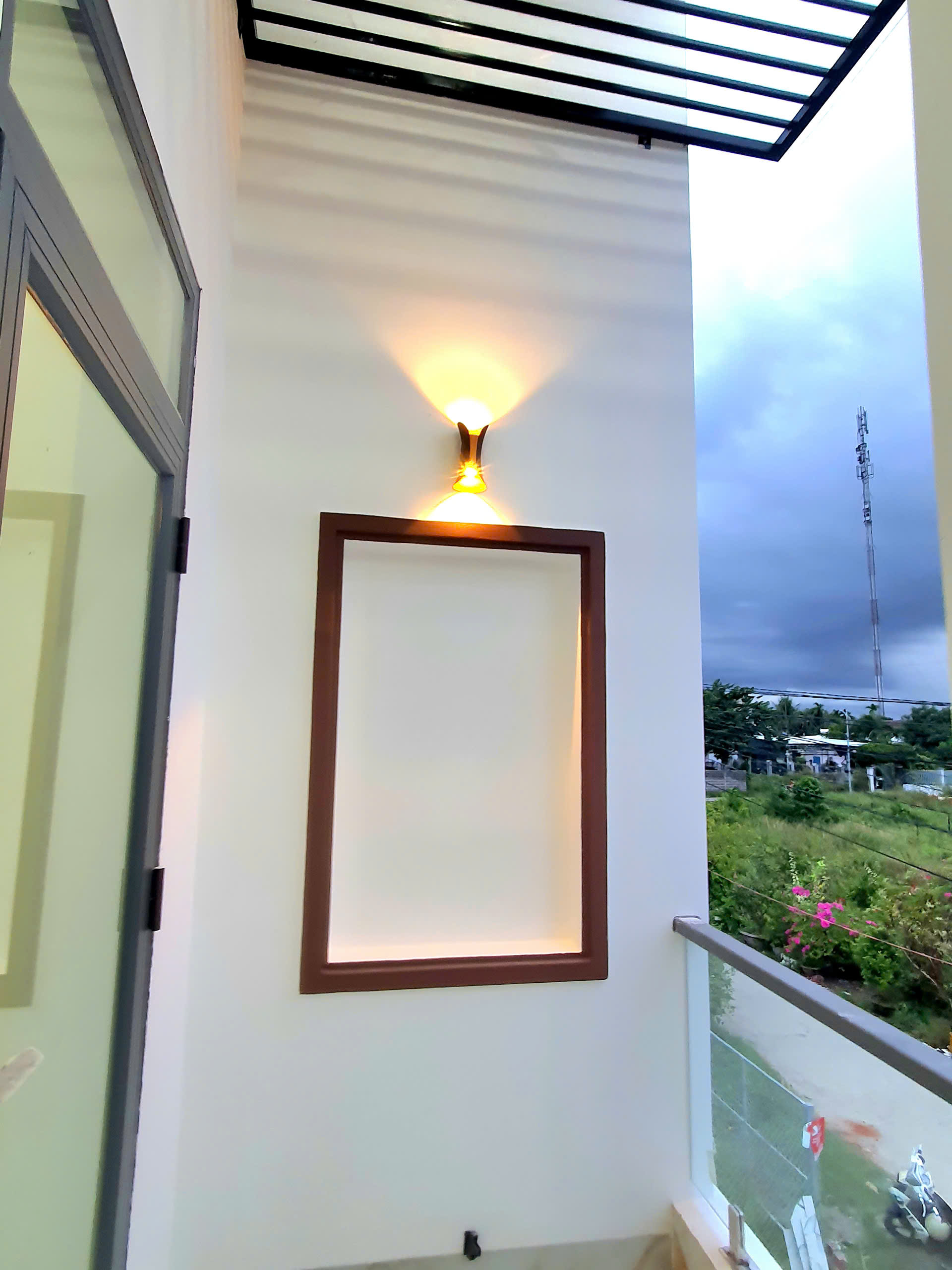 Bán Nhà Phố 2 Tầng Sang Trọng - Giá 1 Tỷ 950 - Suối Hiệp Gần Nha Trang - Đường 8M Thông - Hình ảnh 8