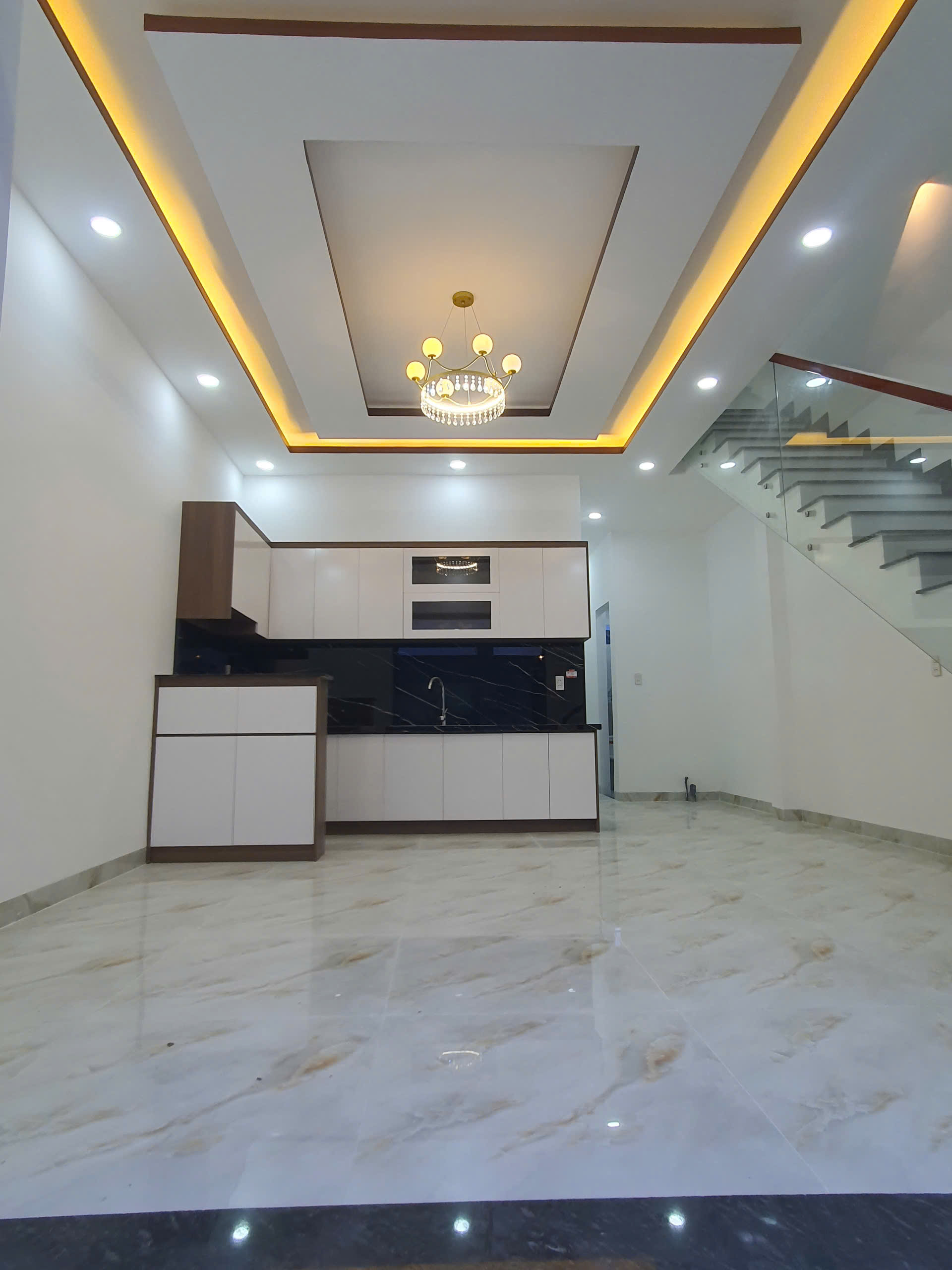 Bán Nhà Phố 2 Tầng Sang Trọng - Giá 1 Tỷ 950 - Suối Hiệp Gần Nha Trang - Đường 8M Thông - Hình ảnh 5