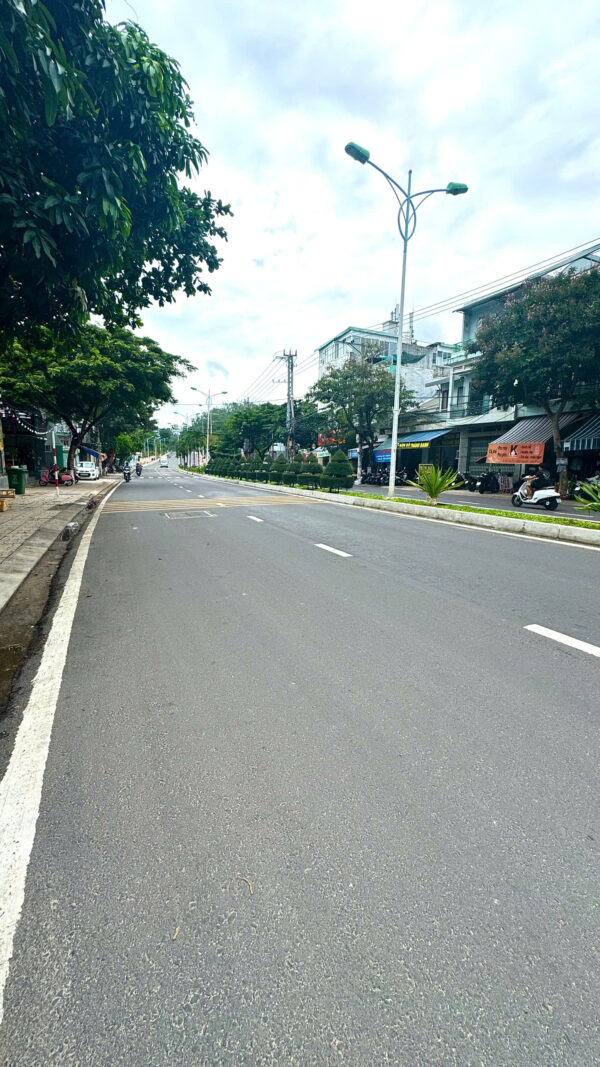 Bán Đất & Nhà Mặt Tiền Trần Phú, Nha Trang - Giảm Giá Sốc 600 Triệu từ 20 tỷ 600 còn 19 tỷ 900 triệu!! - Hình ảnh 3