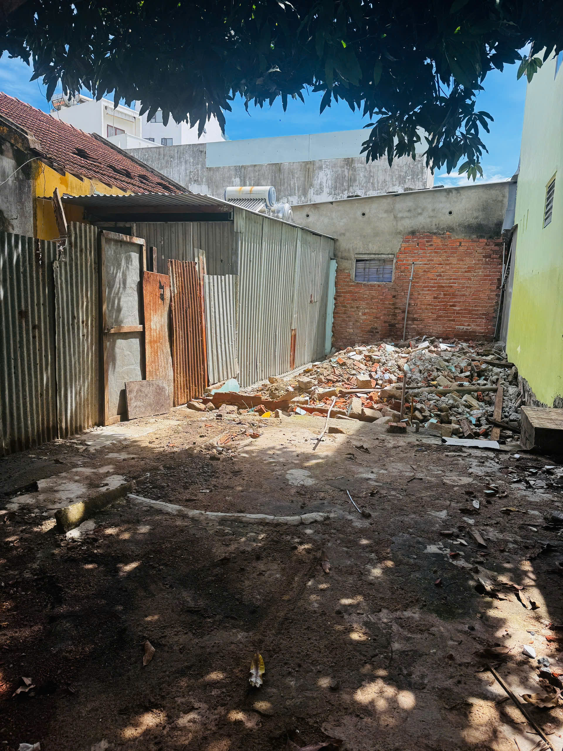 BÁN ĐẤT HẺM HOÀNG DIỆU NHA TRANG - CÁCH BIỂN 100M, KÈM GPXD 4 TẦNG - Hình ảnh 4