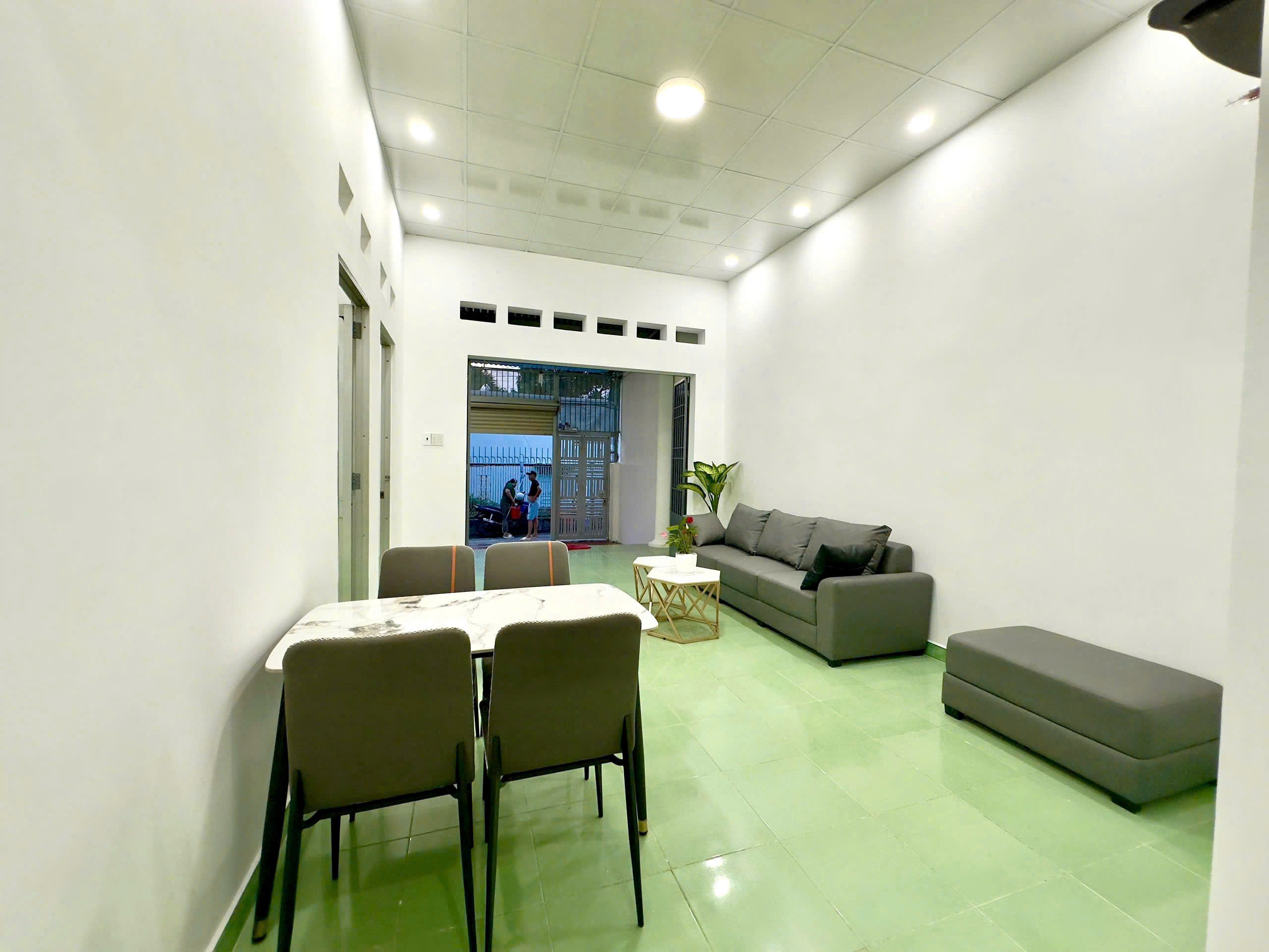 Bán Nhà Đẹp Gần Biển Phạm Văn Đồng Nha Trang - Sân Ô Tô Rộng Rãi - 4,3 tỷ - Hình ảnh 12