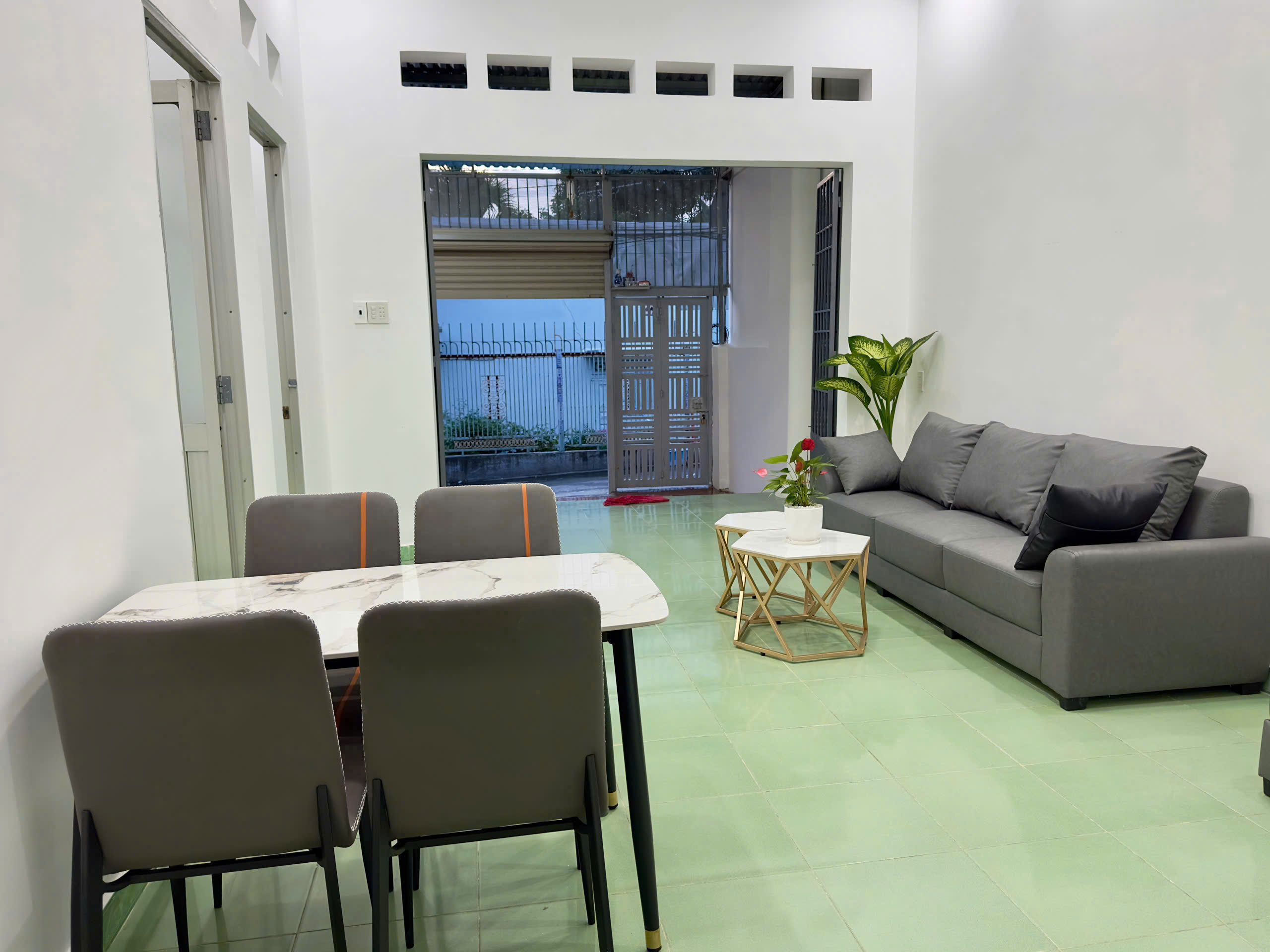 Bán Nhà Đẹp Gần Biển Phạm Văn Đồng Nha Trang - Sân Ô Tô Rộng Rãi - 4,3 tỷ - Hình ảnh 10