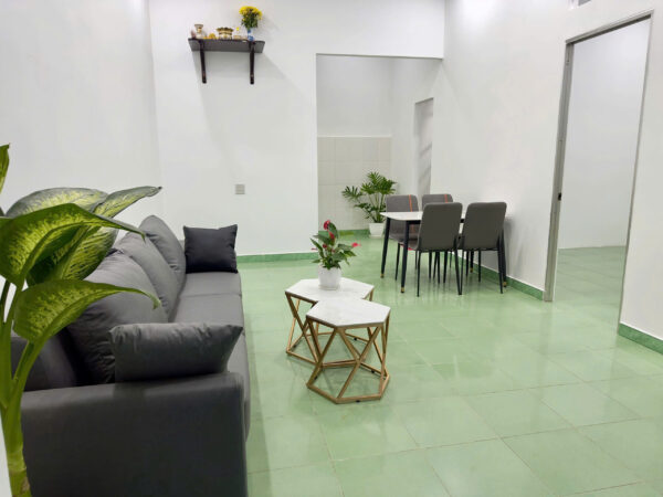 Bán Nhà Đẹp Gần Biển Phạm Văn Đồng Nha Trang - Sân Ô Tô Rộng Rãi - 4,3 tỷ - Hình ảnh 9