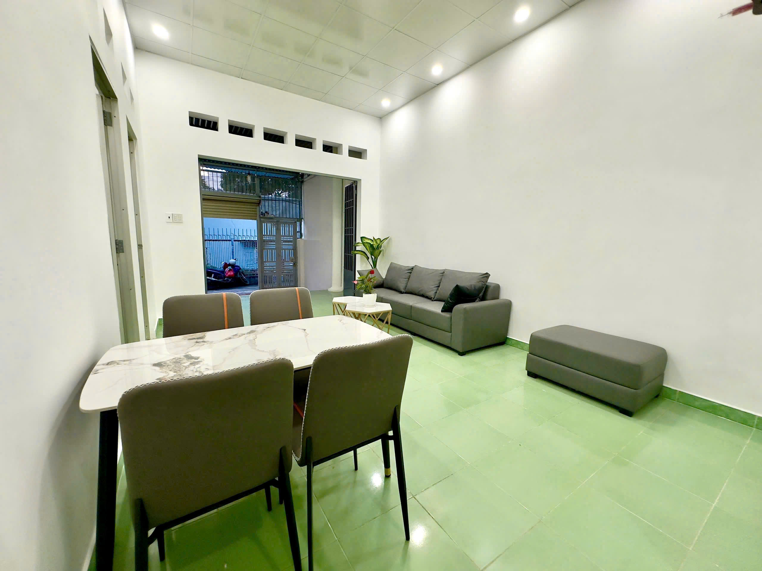 Bán Nhà Đẹp Gần Biển Phạm Văn Đồng Nha Trang - Sân Ô Tô Rộng Rãi - 4,3 tỷ - Hình ảnh 8