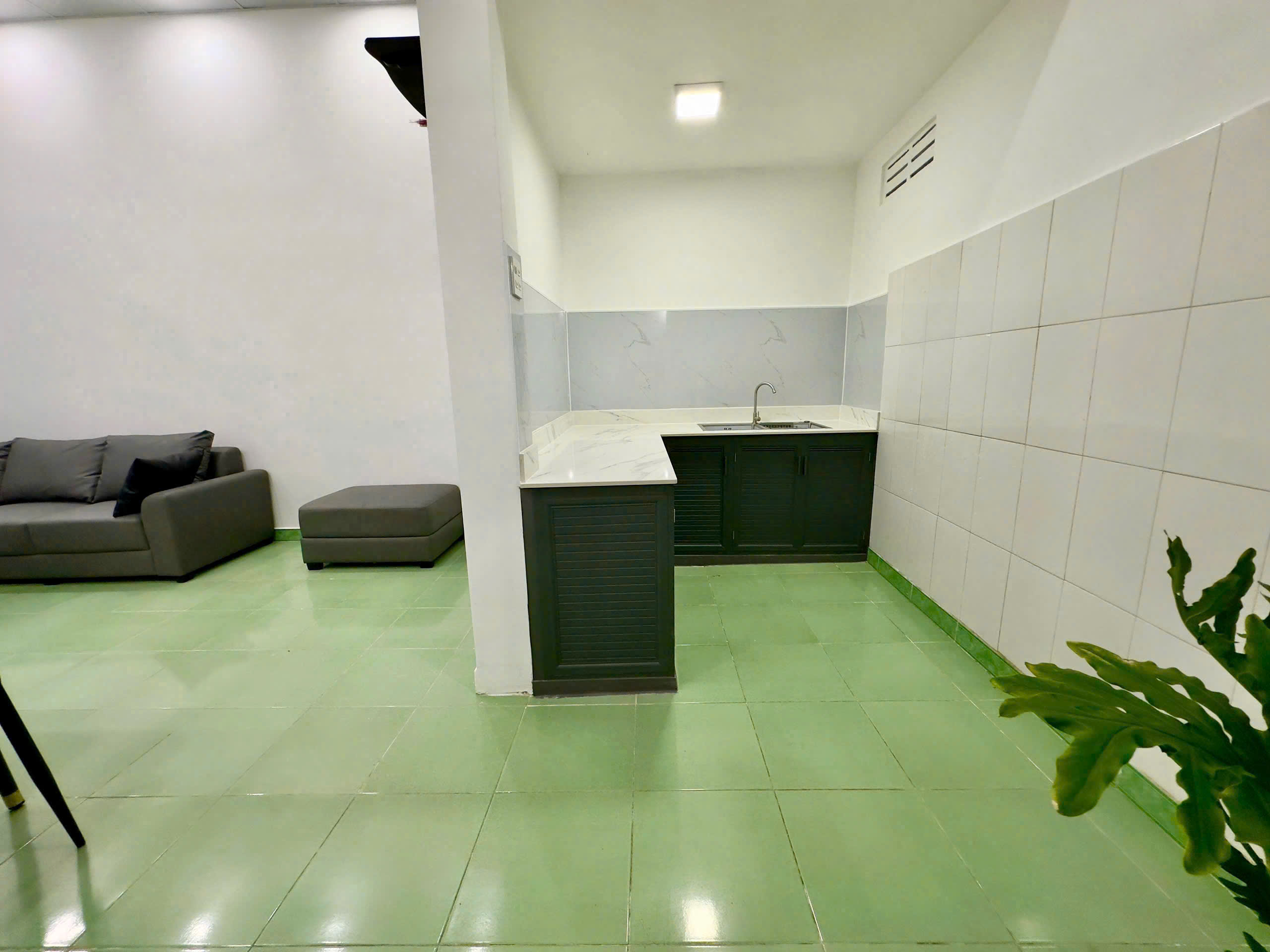 Bán Nhà Đẹp Gần Biển Phạm Văn Đồng Nha Trang - Sân Ô Tô Rộng Rãi - 4,3 tỷ - Hình ảnh 6