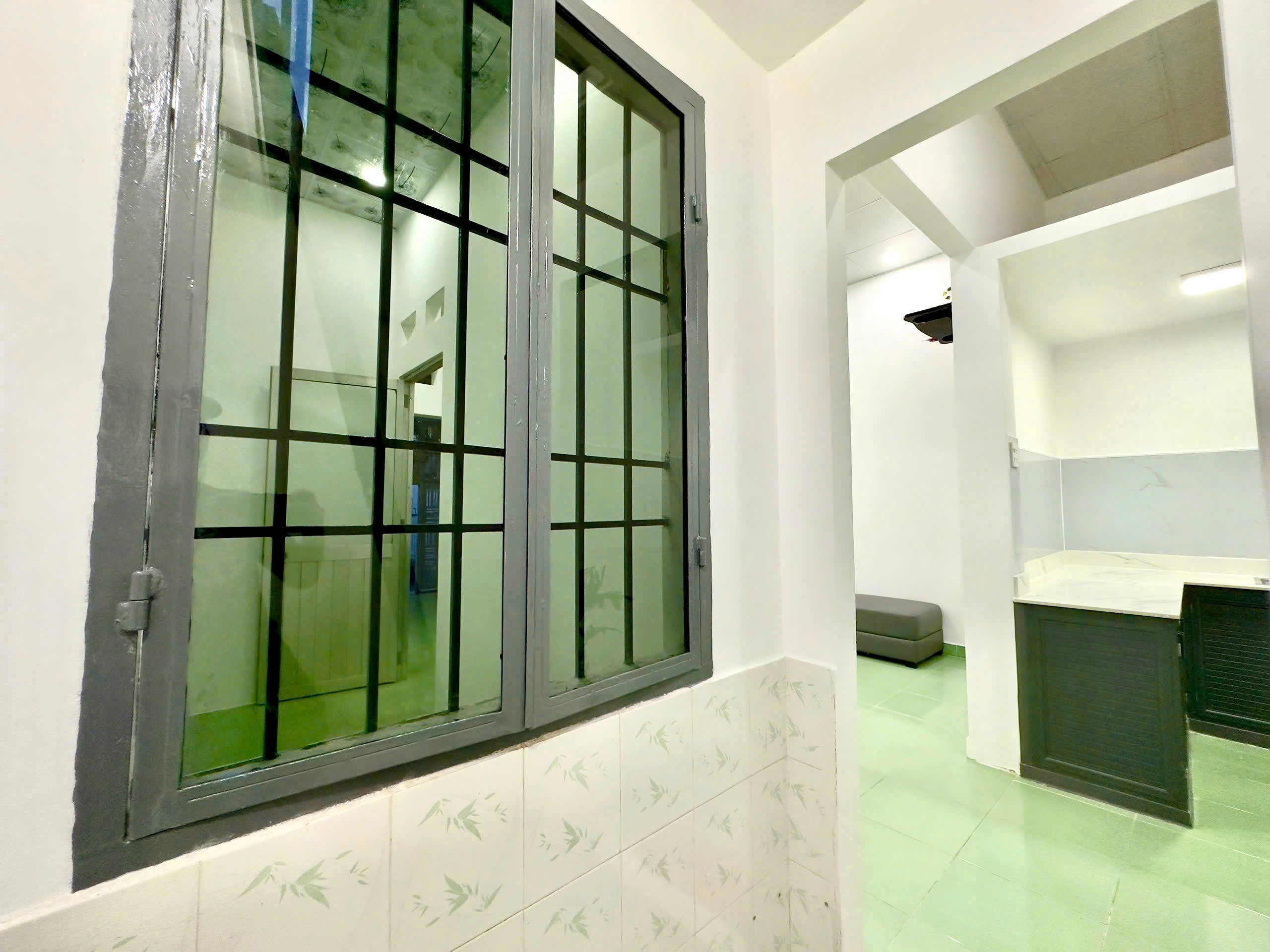 Bán Nhà Đẹp Gần Biển Phạm Văn Đồng Nha Trang - Sân Ô Tô Rộng Rãi - 4,3 tỷ - Hình ảnh 4