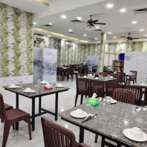 BÁN GẤP NHÀ ĐANG KINH DOANH TRUNG TÂM NHA TRANG - ĐƯỜNG HOÀNG VĂN THỤ - Hình ảnh 2