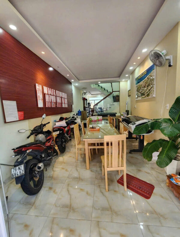 Bán Nhà Phố KĐT Lê Hồng Phong 2 Nha Trang - Giá 7.99 Tỷ - Sổ Đỏ Hoàn Công Chính Chủ - Hình ảnh 2