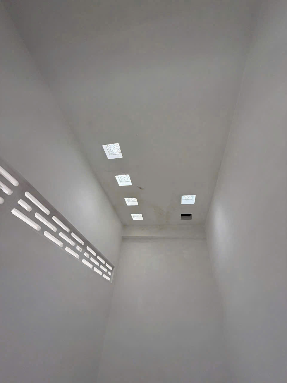 Bán Nhà 1 Trệt 2 Lầu Hẻm Ô Tô Dã Tượng, Nha Trang - Đối Diện Học Viện Hải Quân - Giá 7 Tỷ 250 Triệu - Hình ảnh 4