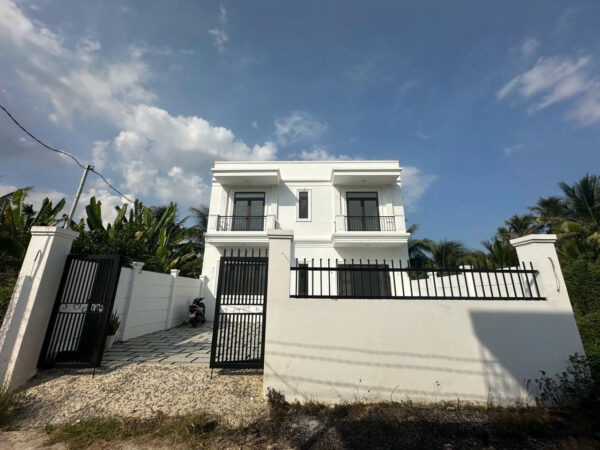 Bán Nhà 2 Tầng Hiện Đại 147m2, Sân Đậu 2 Ô Tô, Vĩnh Trung, Tây Nha Trang - Giá 3 Tỷ 250