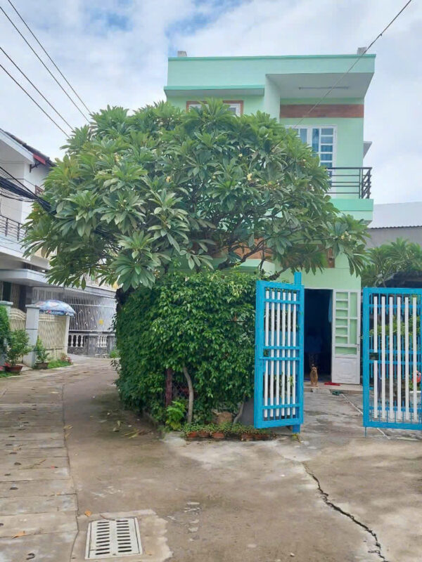 Bán Nhà 3 Mặt Tiền Độc Đáo KĐT Vĩnh Điềm Trung, Nha Trang (120m2) - Giá Bán 4,5 Tỷ