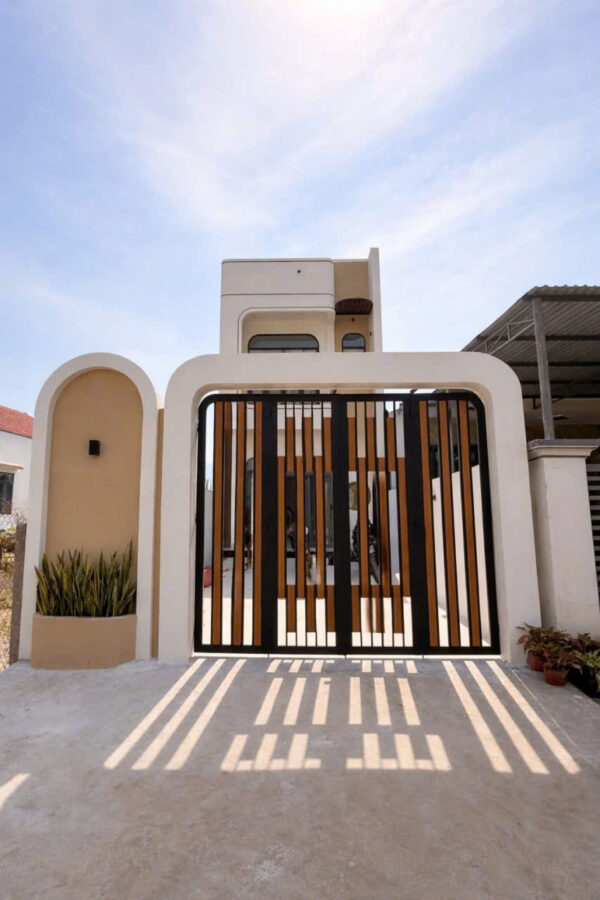 Bán Biệt Thự Vườn Full Nội Thất Cao Cấp Diên Phú, Ven TP Nha Trang - Giá 3 Tỷ 168 Triệu!