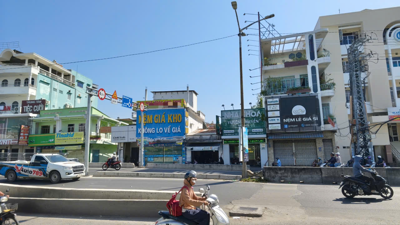Bán Nhà Mặt Tiền Đường 23/10 Nha Trang - 9 tỷ - Vị Trí Kinh Doanh Đắc Địa - Ảnh 2