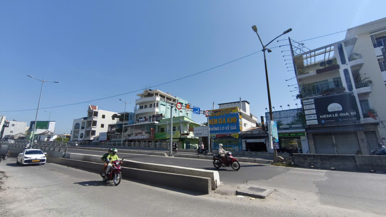 Bán Nhà Mặt Tiền Đường 23/10 Nha Trang - 9 tỷ - Vị Trí Kinh Doanh Đắc Địa - Ảnh 4