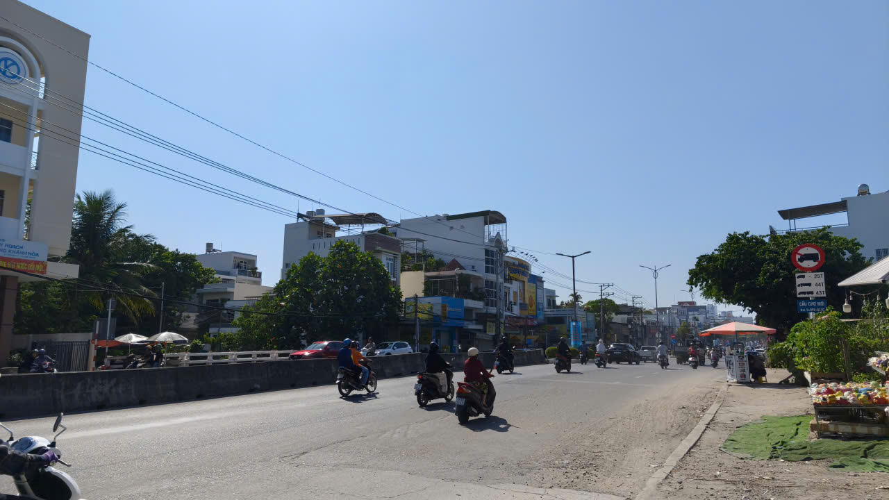 Bán Nhà Mặt Tiền Đường 23/10 Nha Trang - 9 tỷ - Vị Trí Kinh Doanh Đắc Địa - Ảnh 3