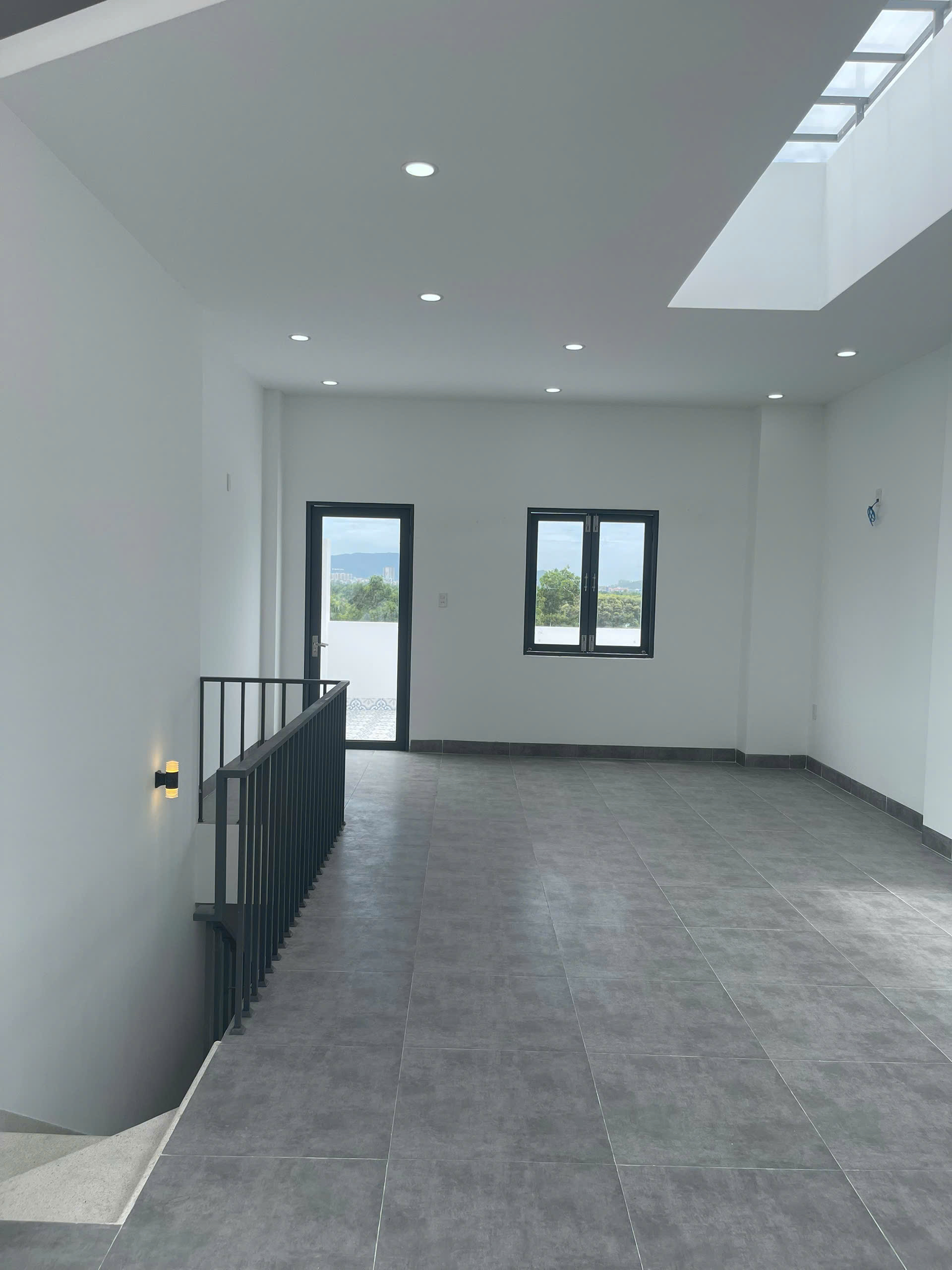 Bán Nhà 3 Tầng Hiện Đại Mặt Tiền Tỉnh Lộ 3, Khu Đất Lành Nha Trang - Ảnh 4