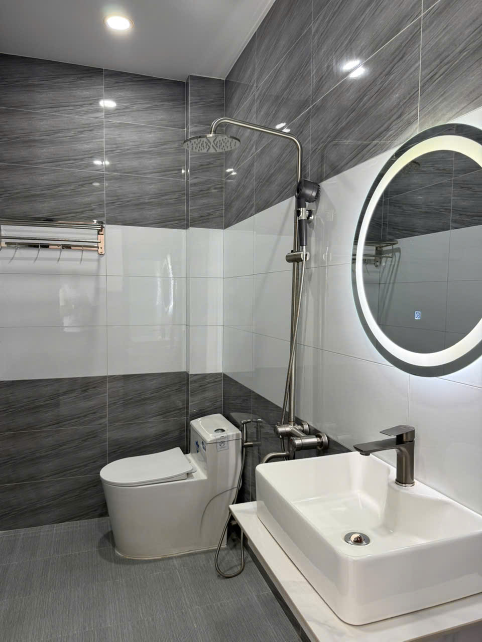 Bán Nhà 3 Lầu Mê Đúc Mặt Tiền Trần Bình Trọng, Diên Khánh - Full Nội Thất - Ảnh 8