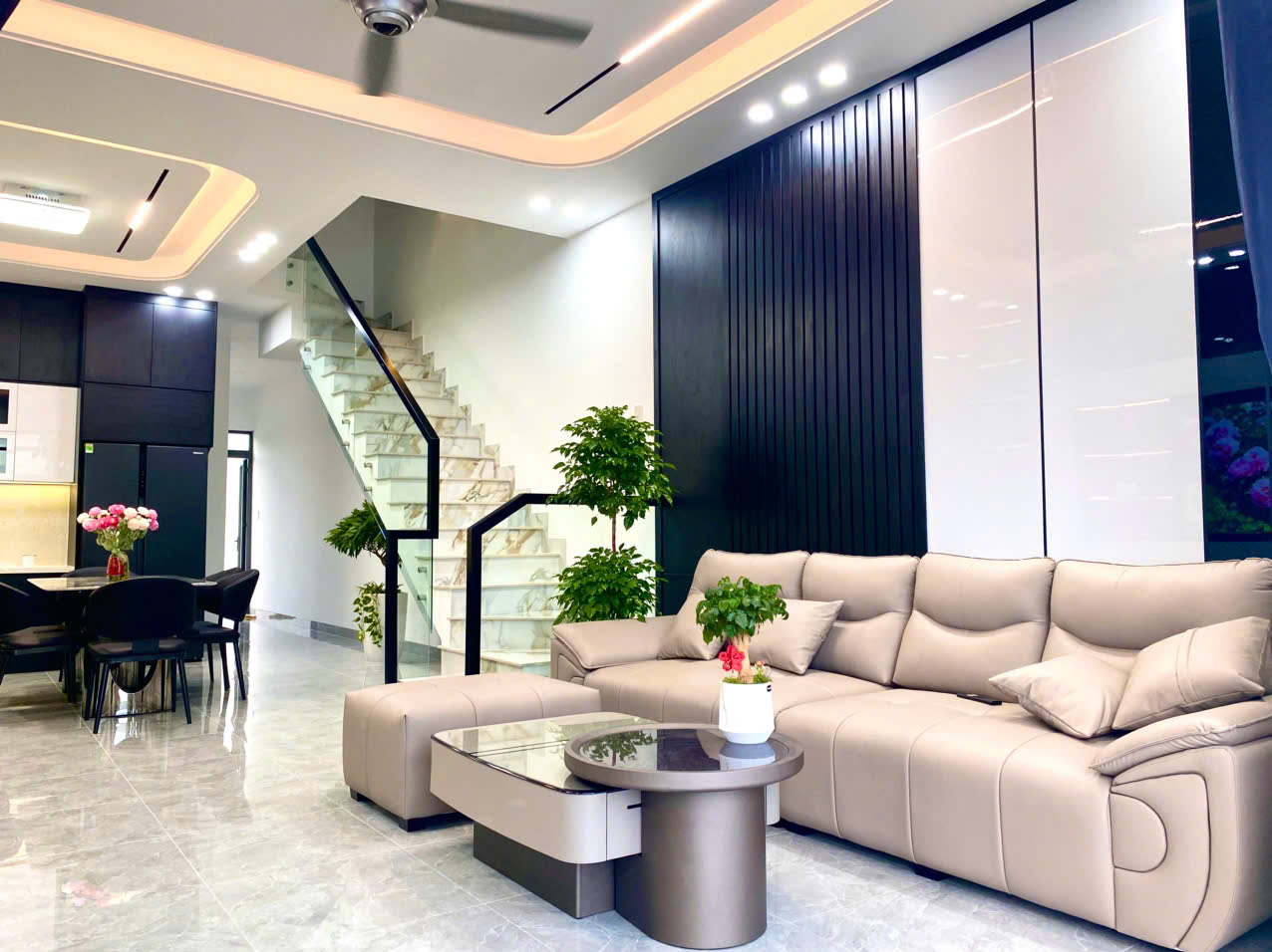 Bán Nhà 3 Tầng Cao Cấp Tại Diên Khánh: Full Nội Thất, Sân Vườn Rộng - Ảnh 15