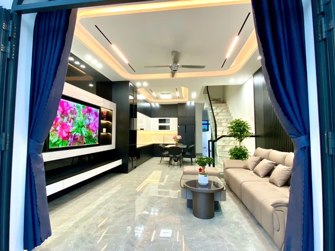 Bán Nhà 3 Tầng Cao Cấp Tại Diên Khánh: Full Nội Thất, Sân Vườn Rộng - Ảnh 13
