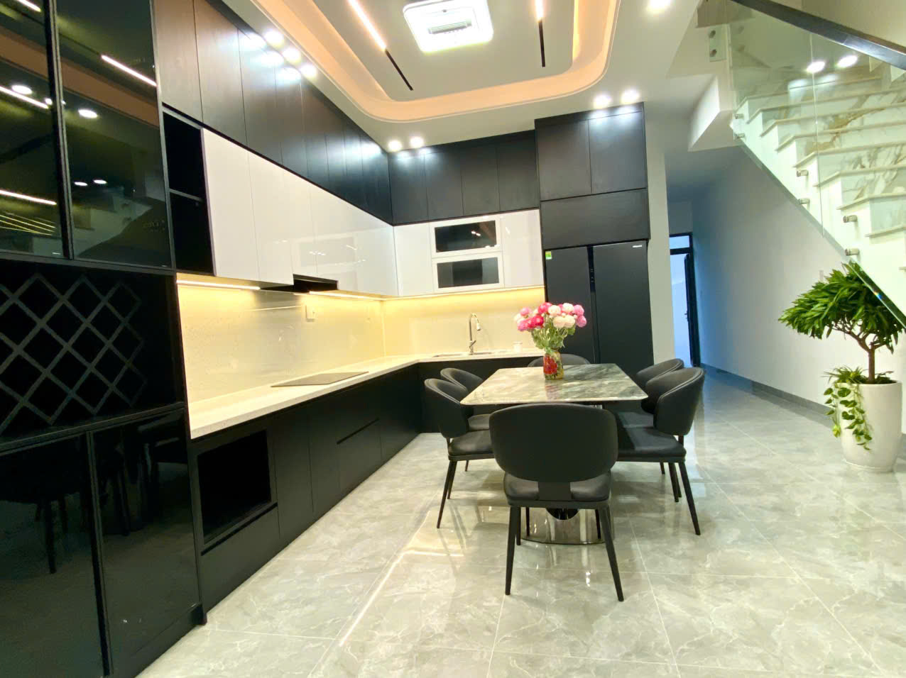 Bán Nhà 3 Tầng Cao Cấp Tại Diên Khánh: Full Nội Thất, Sân Vườn Rộng - Ảnh 11