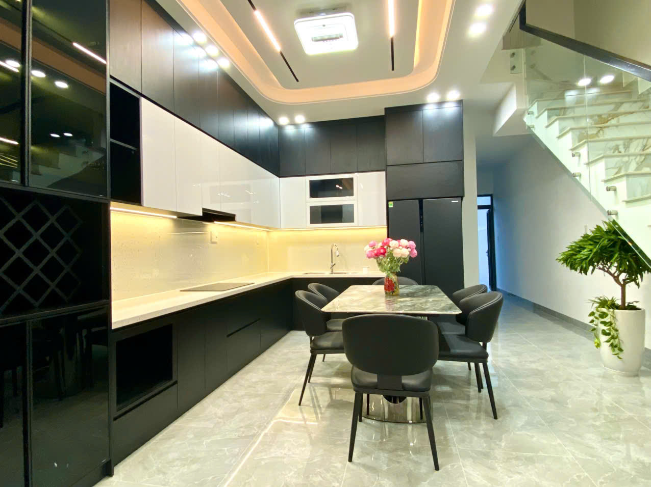 Bán Nhà 3 Tầng Cao Cấp Tại Diên Khánh: Full Nội Thất, Sân Vườn Rộng - Ảnh 10