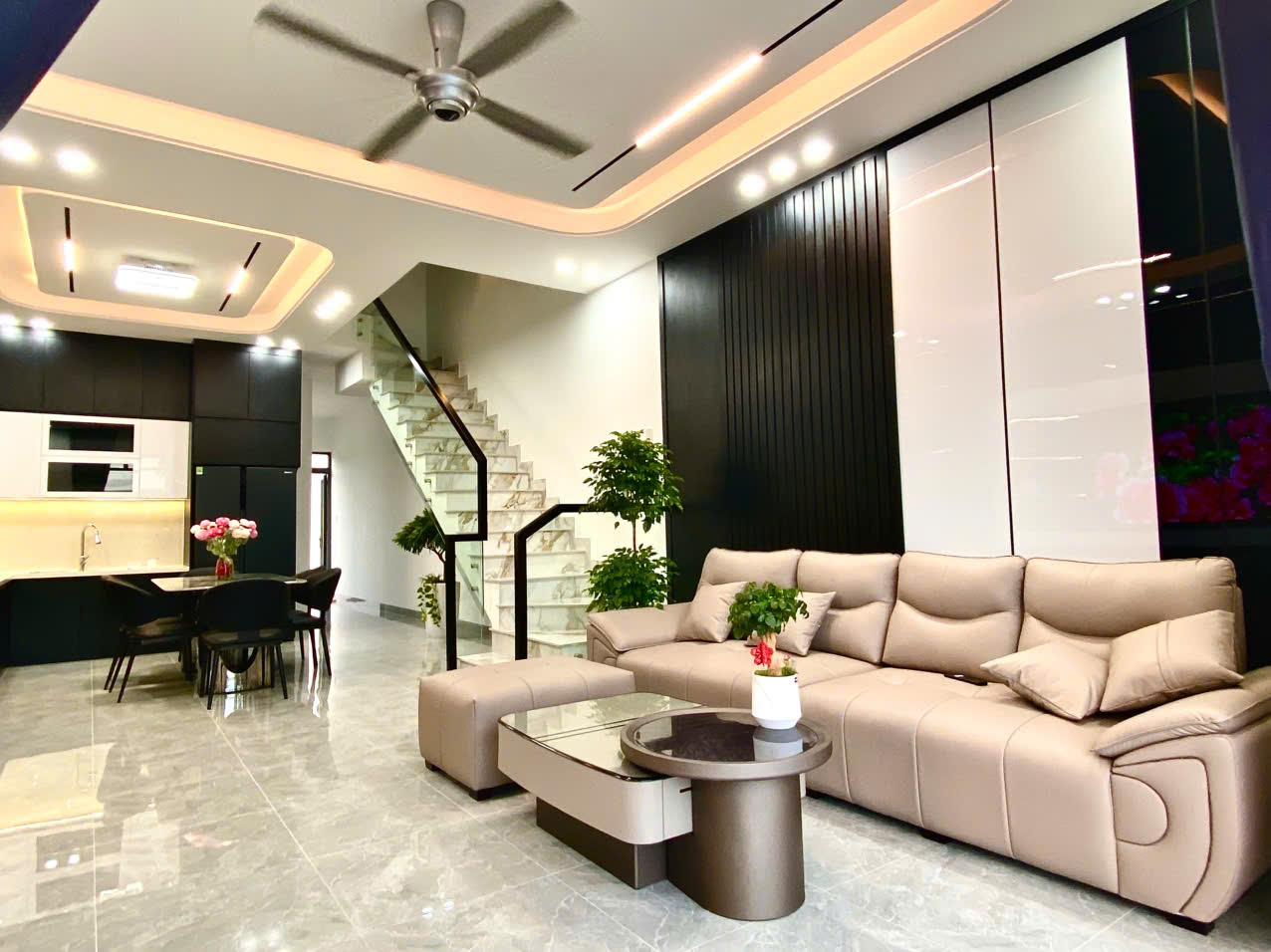 Bán Nhà 3 Tầng Cao Cấp Tại Diên Khánh: Full Nội Thất, Sân Vườn Rộng - Ảnh 6