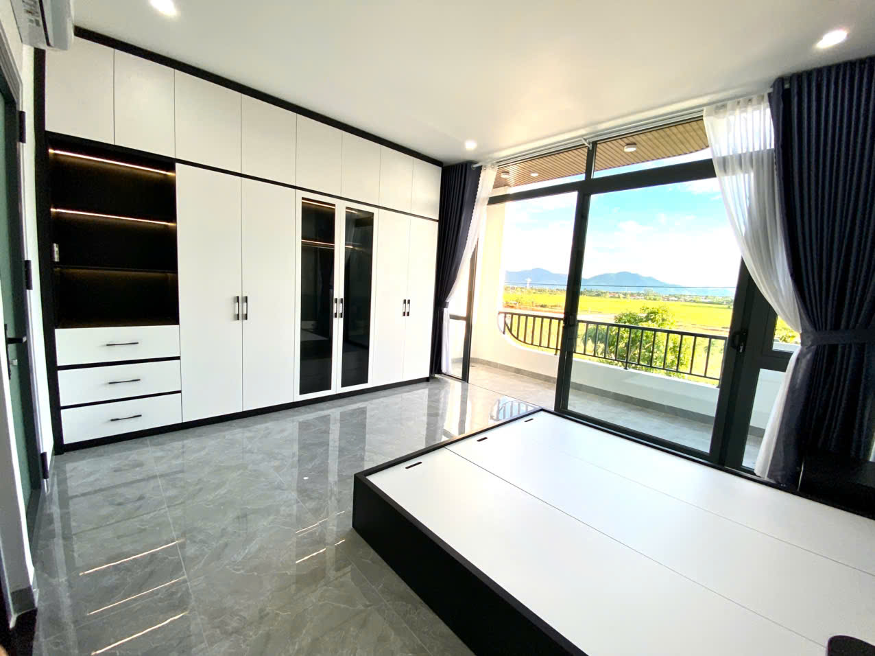 Bán Nhà 3 Tầng Cao Cấp Tại Diên Khánh: Full Nội Thất, Sân Vườn Rộng - Ảnh 3