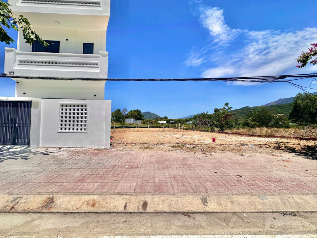 Đất Mặt Tiền Phong Châu - Nam Nha Trang: Đất Nền Full Thổ Cư, Sổ Hồng Riêng Sẵn Sàng Giao Dịch